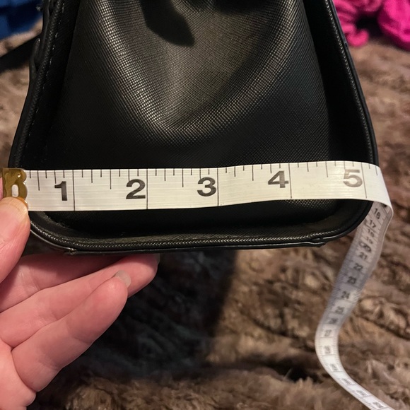 Vintage Limited Edition Guess Purse - Picture 15 of 16